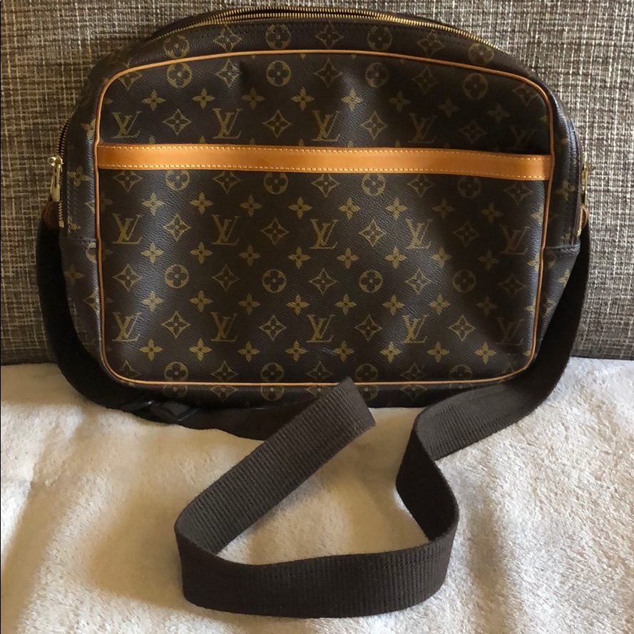 Louis Vuitton Monogram Reporter Gm